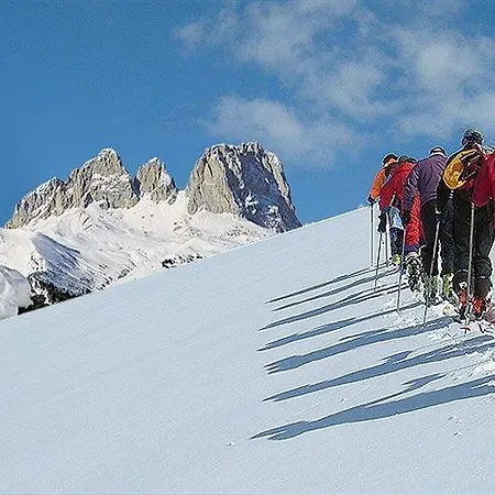 Hotel Dolomites 3*