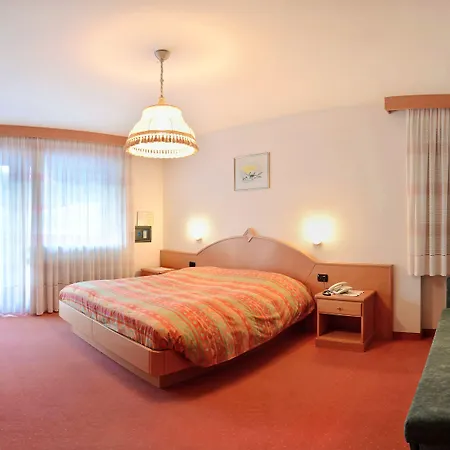 Otel Dolomites Canazei