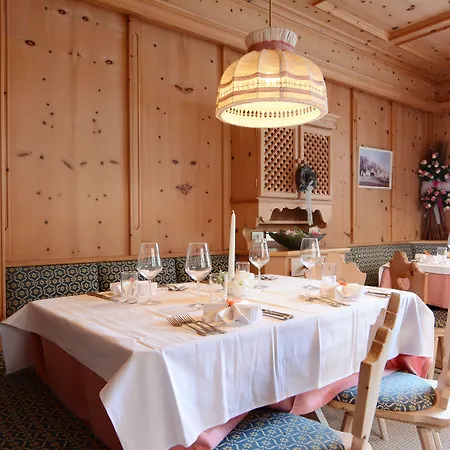Hotel Dolomites 3*