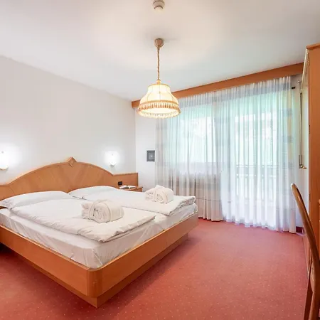 Dolomites Hotell Canazei