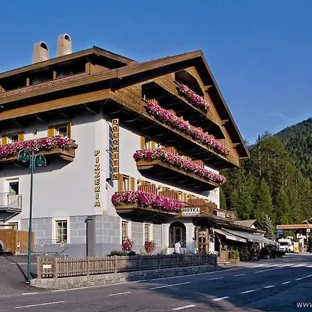 Hotel Dolomites 3*