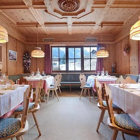 酒店 Dolomites 3*