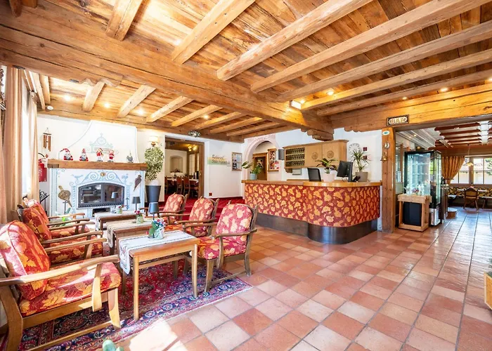 Dolomites Hotell Canazei