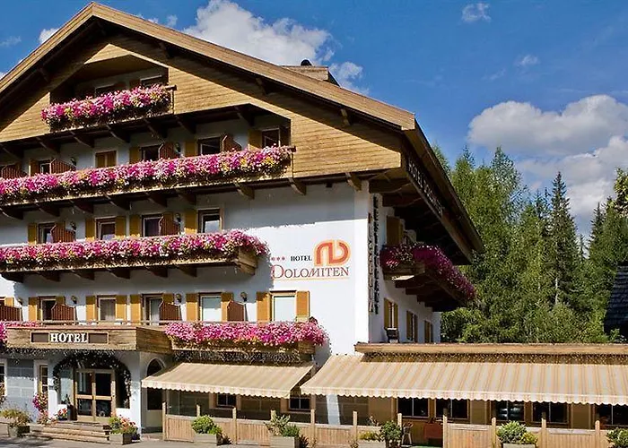 Отель Dolomites